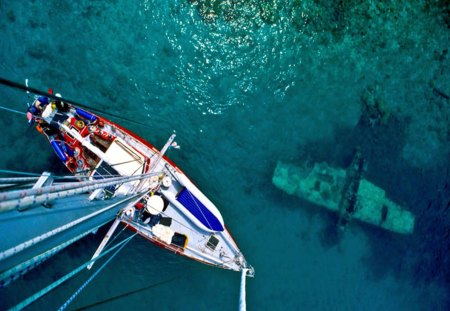 Top of Mast - submerged, sail, wreak, water, boat