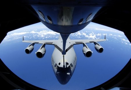 C-17 Globmaster Refueling - aircraft, air, refueling, nice, cool