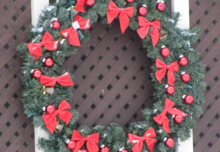 Christmas Wreath - christmas wreath, holiday wreath, lighted wreath, wreath