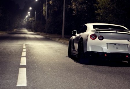 White Nissan 35 GTR at Night Rea - white, rea, 35gtr, night, nissan