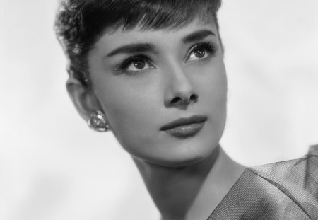 Audrey Hepburn - audrey hepburn, the beautiful audrey hepburn, classic audrey hepburn, hollywood icon