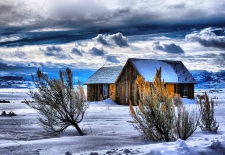 Sage and snow - lonely, cabin, snow, mountain, sage, frost, nice, cloudy, cottage, sky, clouds, house, winter, beautiful, lovely, icy, ice, frozen, wooden, cold