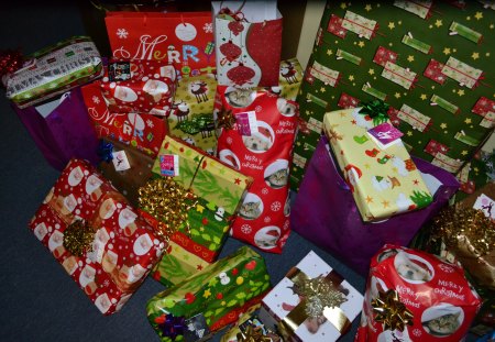 Christmas Delights - christmas, presents, gifts, christmas eve