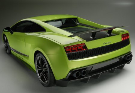 Lamborghini Gallardo Superleggera 2011 - nice, beauty, adrenaline, lamborghini, luxury, amazing, speed, superleggera, cool, big, green, gallardo