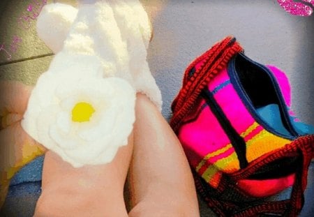 Just Chilling - chilling, peruvian purse, peace, flower