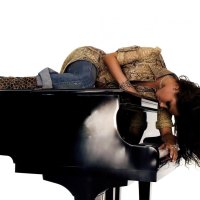 Alicia Keys in creative mode...