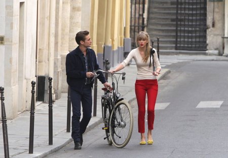 Taylor Swift - swift, paris, taylor, red