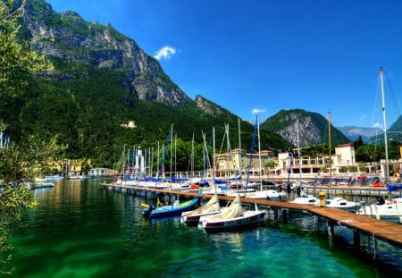 Beautiful Place - beauty, sky, italy, peaceful, sailboats, mountains, clouds, boat, lake, landscape, boats, sailing, lovely, italia, nature, pier, beautiful, splendor, sailboat