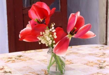 Sweet 'N' Simple - flowers, vase, red, tulips