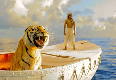 LIFE of PI - entertainment, ship, movie, tiger, boat