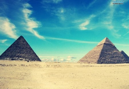 The Egyptian Pyramids - stunning, pyramids, huge, old, famous, sand, Egypt, sky