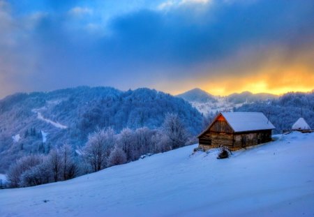 Winter cabin - nice, cottage, valley, slope, sky, trees, view, cold, frozen, house, mountain, winter, peaks, lovely, nature, snow, beautiful, frost, cabin