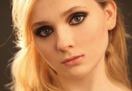 abigail breslin wallpaper 2 - wallpaper, actress, pretty, abigail breslin