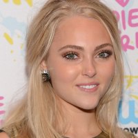 Anna Sophia  Robb wallpaper 8