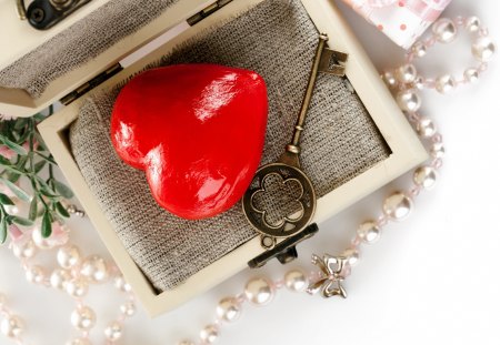 *** Key to my heart *** - love, key, valentines, box, heart, day, my, pearl