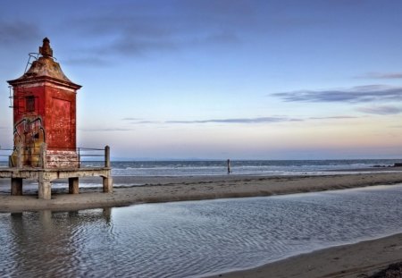 old abandoned lighthouse - beach, lighthouse, abandoned, pool