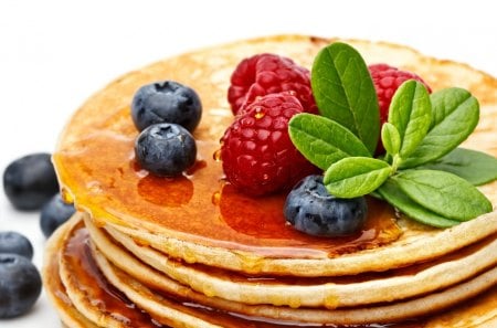 * Pancakes with raspberries and blueberries * - raspberris, delicius, pancakes, food, bluberris