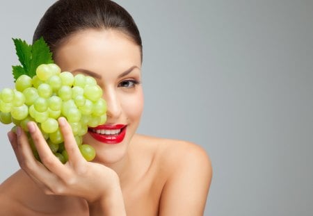 Women - women, girl, hand, green, grapes, smile, make-up, fruit