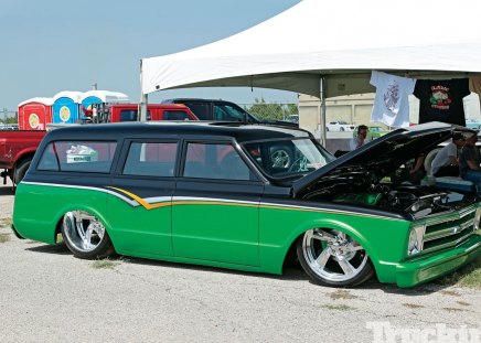 Suburban - bowtie, classic, chevy, green