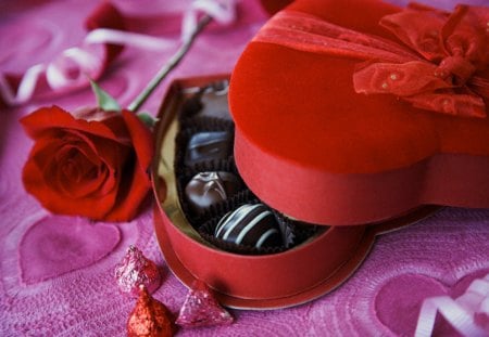 ♥Happy Valentine Day♥ - valentine day, heart, red rose, romantic, chocolate, love, valentine, rose, ribbon, gift, bow