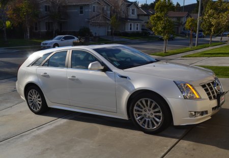 2013 Cadillac CTS Wagon - loaded, good looking, diamond white, quick