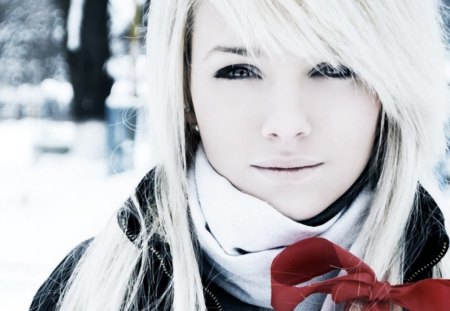 * - wp, portrait girl, winter, red, bw, blonde