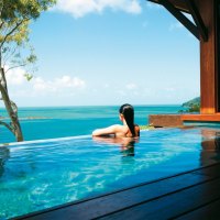 Spa Jacuzzi overlooking Hamilton Island Pacific Ocean