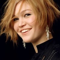 Julia Stiles