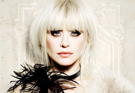 Loredana Groza - woman, artist, girl, music, singer, black, loredana groza, blonde hair, dress