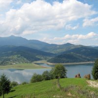 Romania-Spring mountain lake