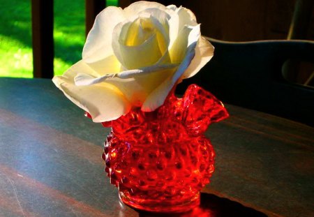 Crystal red - white, red, bloom, cut glass, crystal