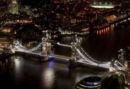 *** ENGLAND - London -  Tower  Bridge - river, bridges, lights, city, night, architecture