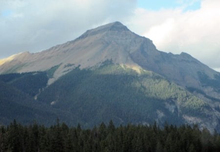 Mountains BC - Canada 23 - Mountains, clouds, trees, white, green, photography, summit, sky