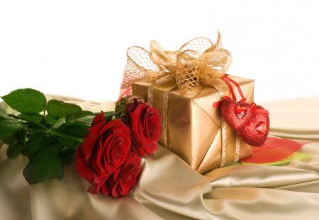 Gift for Valentine's day - nice, roses, gift, delicate, bouquet, pretty, petals, romance, ribbon, love, passion, day, tender, valentine, present, lovely, romantic, red, beautiful, leaves, flowers