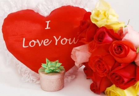 * I love you * - roses, gift, heart, photography, bouquet, still life, creative pre-made, yellow, box, love, lovely, i love you, holidays, beautiful, red, sweet, beloved valentines, flowers, happy