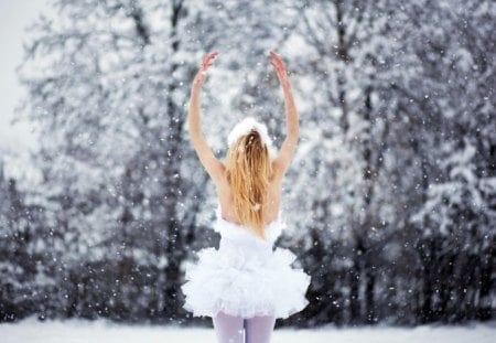 Ballerina - models, trees, people, girl, winter, nature, white, snow, beautiful, ballerina, dress