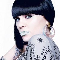 jessie-j-lip