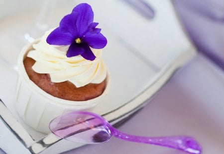 Sweet Cupcakes - spoon, lillac, delicious, flower, sweet, purple, yummy, good, cupcakes