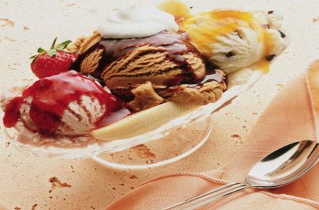 Delicious Sundae - cream, dessert, sundae, strawberry, icecream, ice, abstract