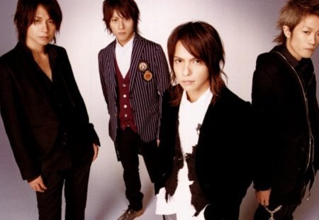 L'Arc~en~Ciel - altern rock, Laruku, Hard rock, progressive rock