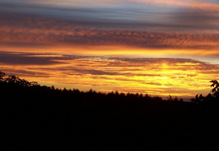 Amazing Sunrise Sky - sky, amazing, dark, clouds, orange, sunset, sunrise