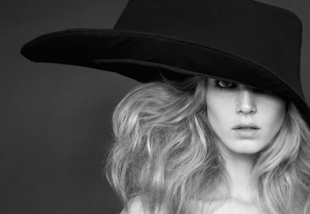 too big - woman, face, hat, portrait, photogrpahy, wp, bw, blonde