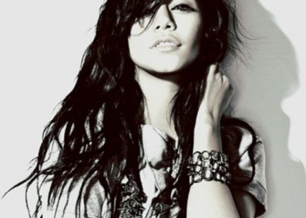 Vanessa Hudgens - hudgens, singer, fashion, high school musical, actress, vanessa