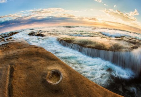 waves on rocky shore - clouds, shore, cascade, waves, sea