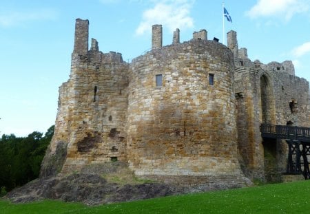 ancient dirleton castle in scotland - ancient, ramp, grass, castle, flag