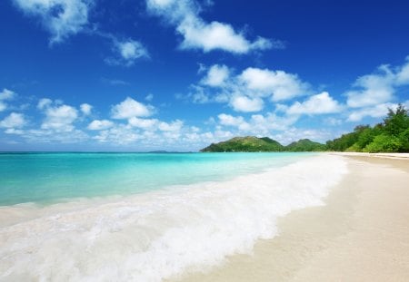 Ocean Waves - beauty, sky, beach, ocean waves, paradise, peaceful, view, clouds, summer time, sand, ocean, summer, tropical, lovely, exotic, waves, nature, beautiful, splendor, ocean view, sea, tropical beach