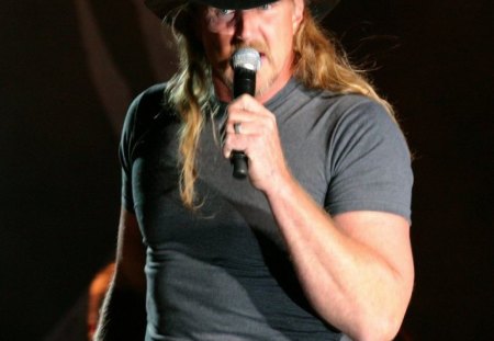 another one of trace - in concert, trace adkins