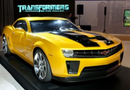 Chevrolet Camaro Bumblebee, Transformers - entertainment, autobot, chevrolet, roll out, camaro, transformers, bumblebee, movies