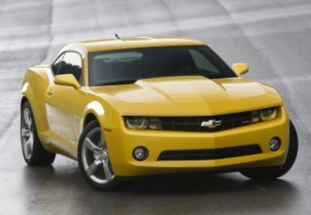 Chevrolet Camaro Bumblebee, Transformers - chevrolet, camaro, bumblebee, movies, roll out, transformers, autobot, entertainment