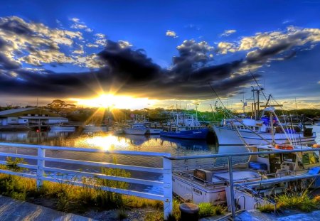 HARBOR at SUNSET - lake, clouds, rays, harbor, sun, marina, hdr